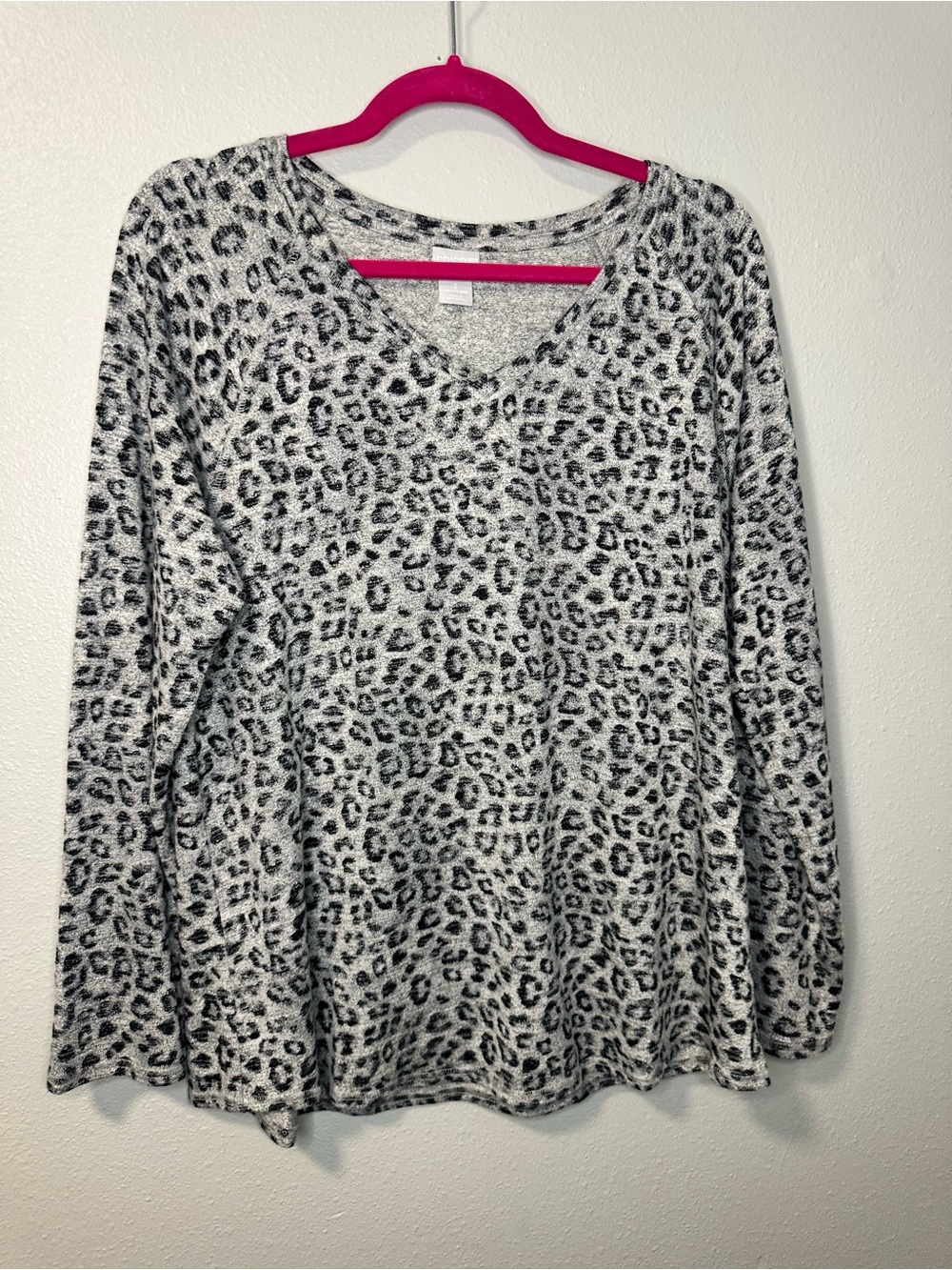 Chico's Women's Long Sleeve Leopard Pullover V-Neck Sweater